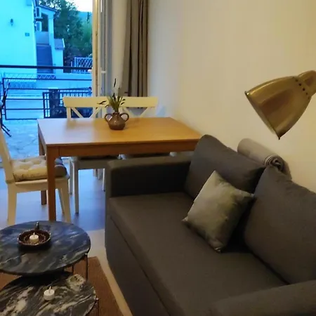 Small Near The In Gornji Karin Anić