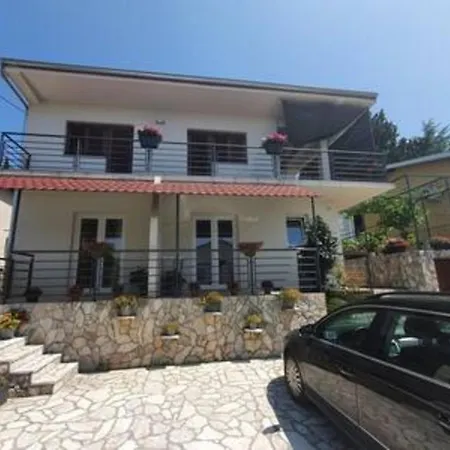 Apartament Small In Gornji Karin Near The St Tv Anić